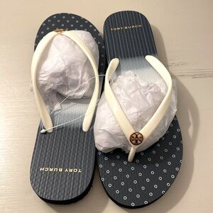 NWT Tory Burch Flip Flops Size 9